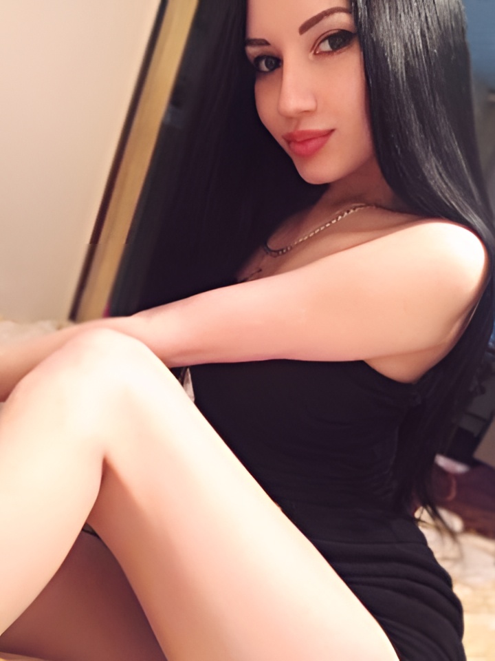 Елена привлекательная девушка из Чехова цена от 10000 руб