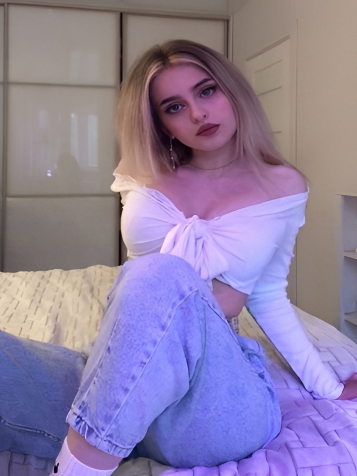 Роксана привлекальеная девушка из Чехова цена от 3000 руб