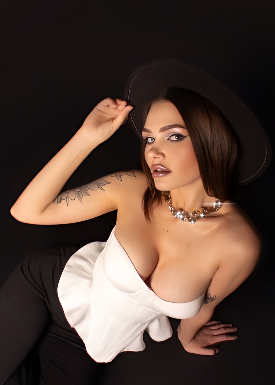 Яна привлекательная девушка из Чехова цена от 6000 руб