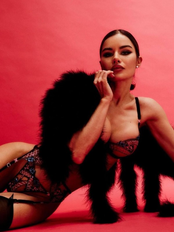 Ксюша привлекательная девушка из Чехова цена от 8000 руб